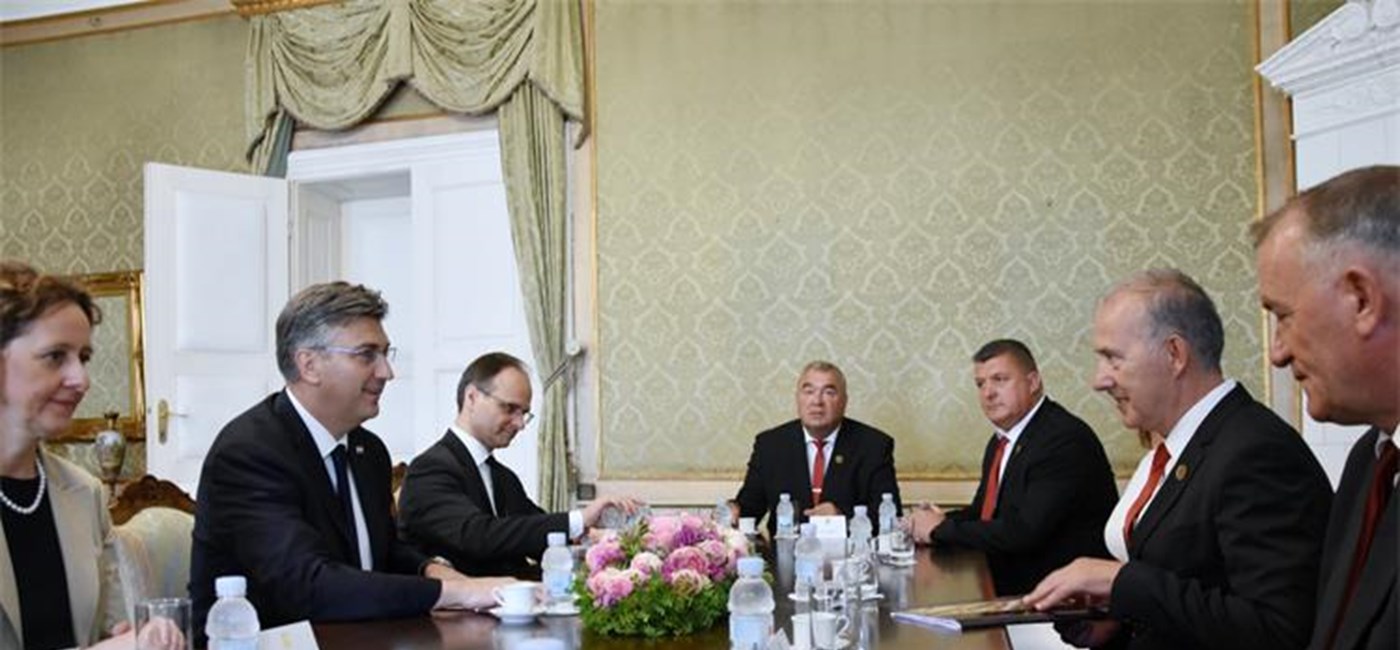 Predsjednik Vlade primio izaslanstvo Viteškog alkarskog društva Sinj